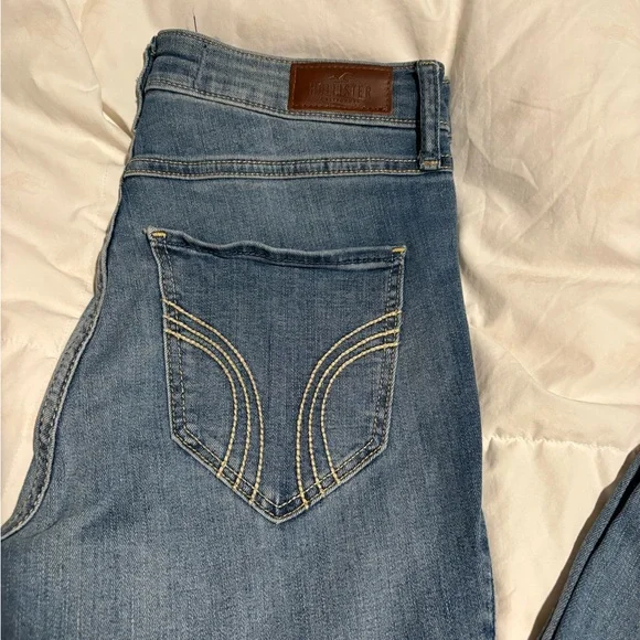Hollister Women's Denim Skinny Jeans - Picture 4 of 5